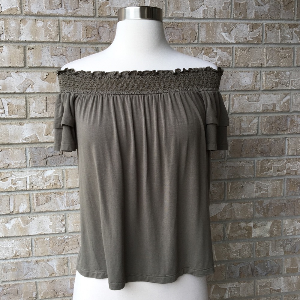 American Eagle Off The Shoulders Top Size S 🌸